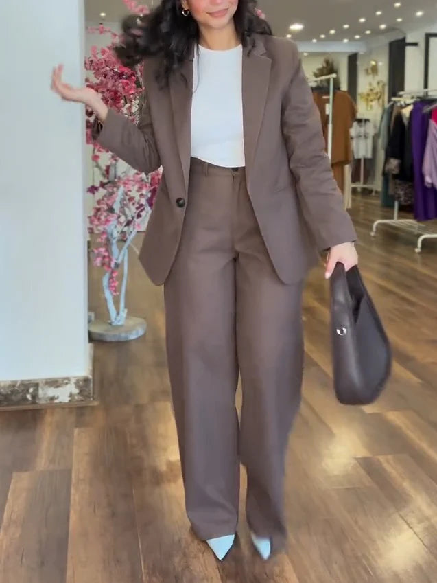 Elegant and Modern Two-piece Suit