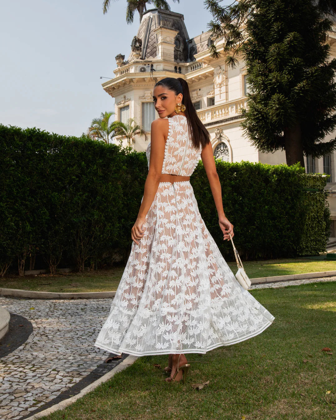 Island Whisper Embroidered Set