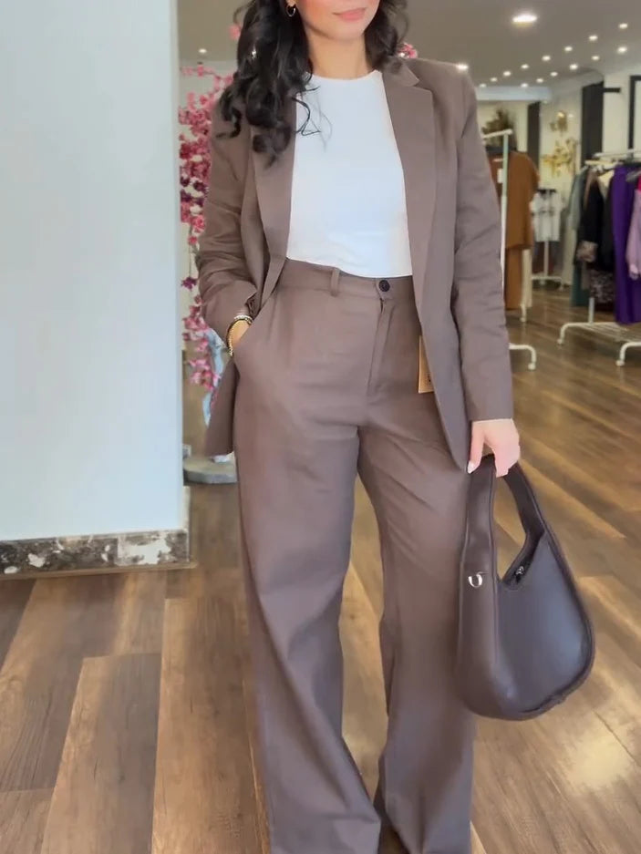 Elegant and Modern Two-piece Suit